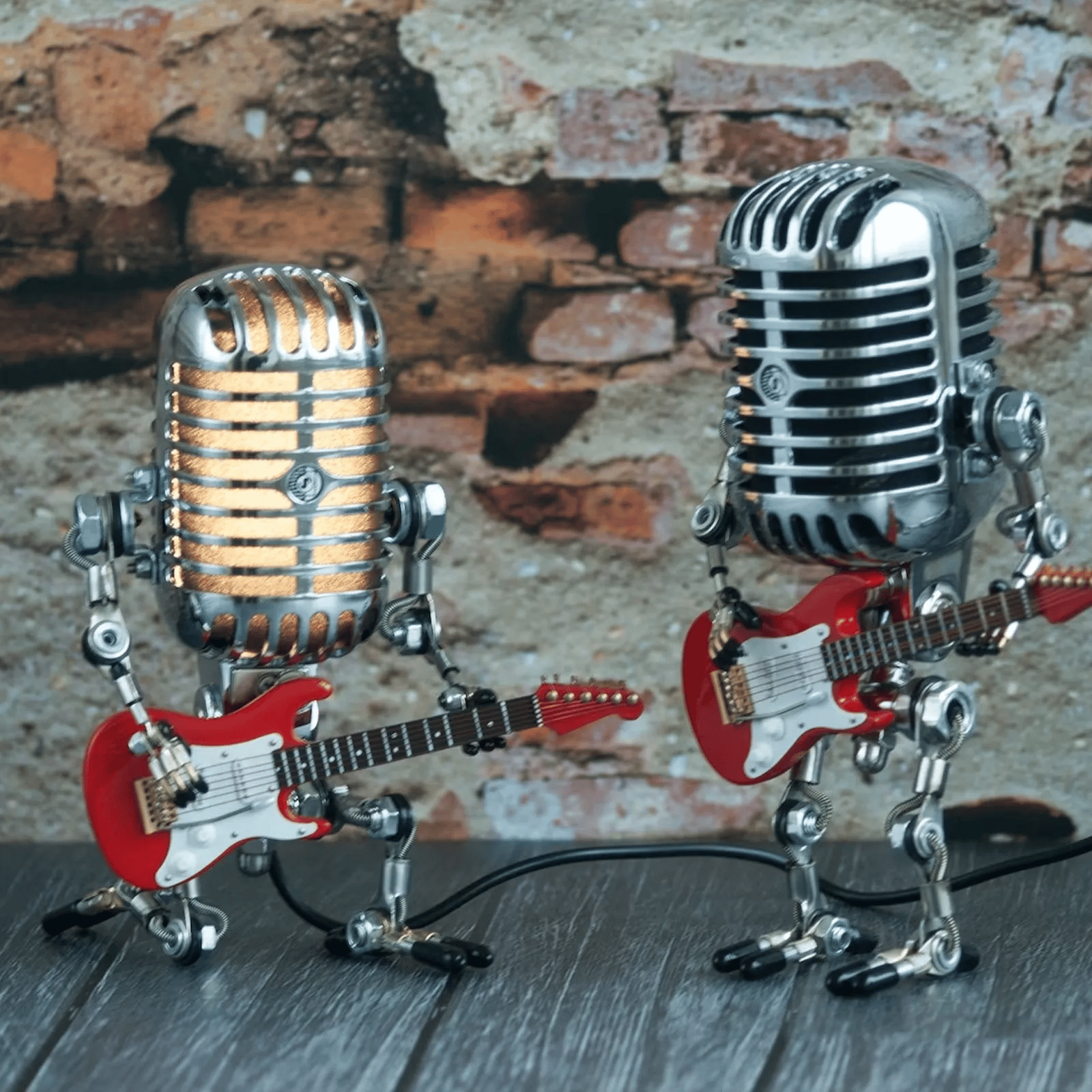 🔥49% OFF🎁Vintage Metal Microphone Robot Desk Lamp🎸