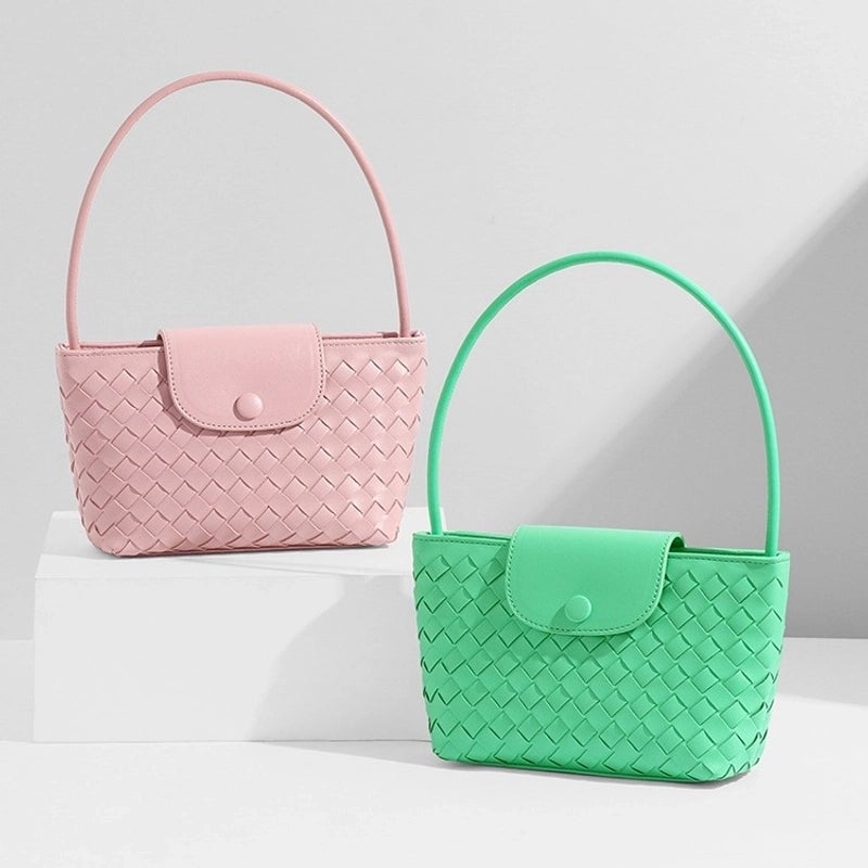 Women's Medium Pu Leather Solid Color Basic Classic Style Square Magnetic Buckle Underarm Bag