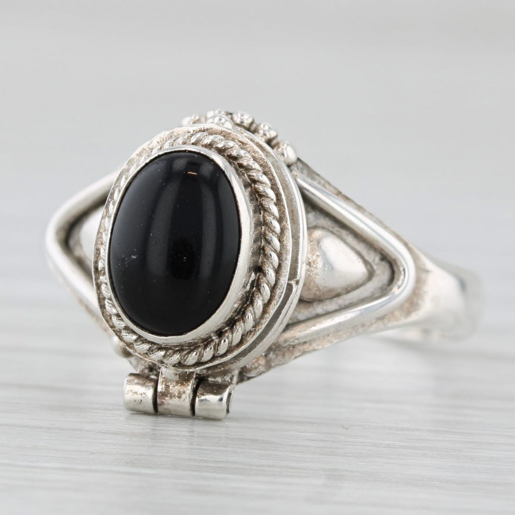 Black Glass Cabochon Snuff Ring Sterling Silver Size 7.5 Opens
