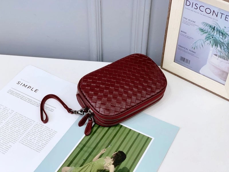 Women's Small Leather Solid Color Classic Style Weave Sewing Thread Pillow Shape Zipper Crossbody Bag