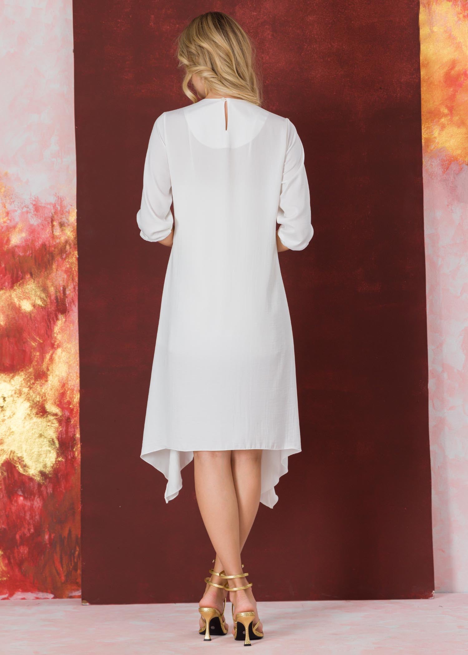 Side pleat detailed flowty dress