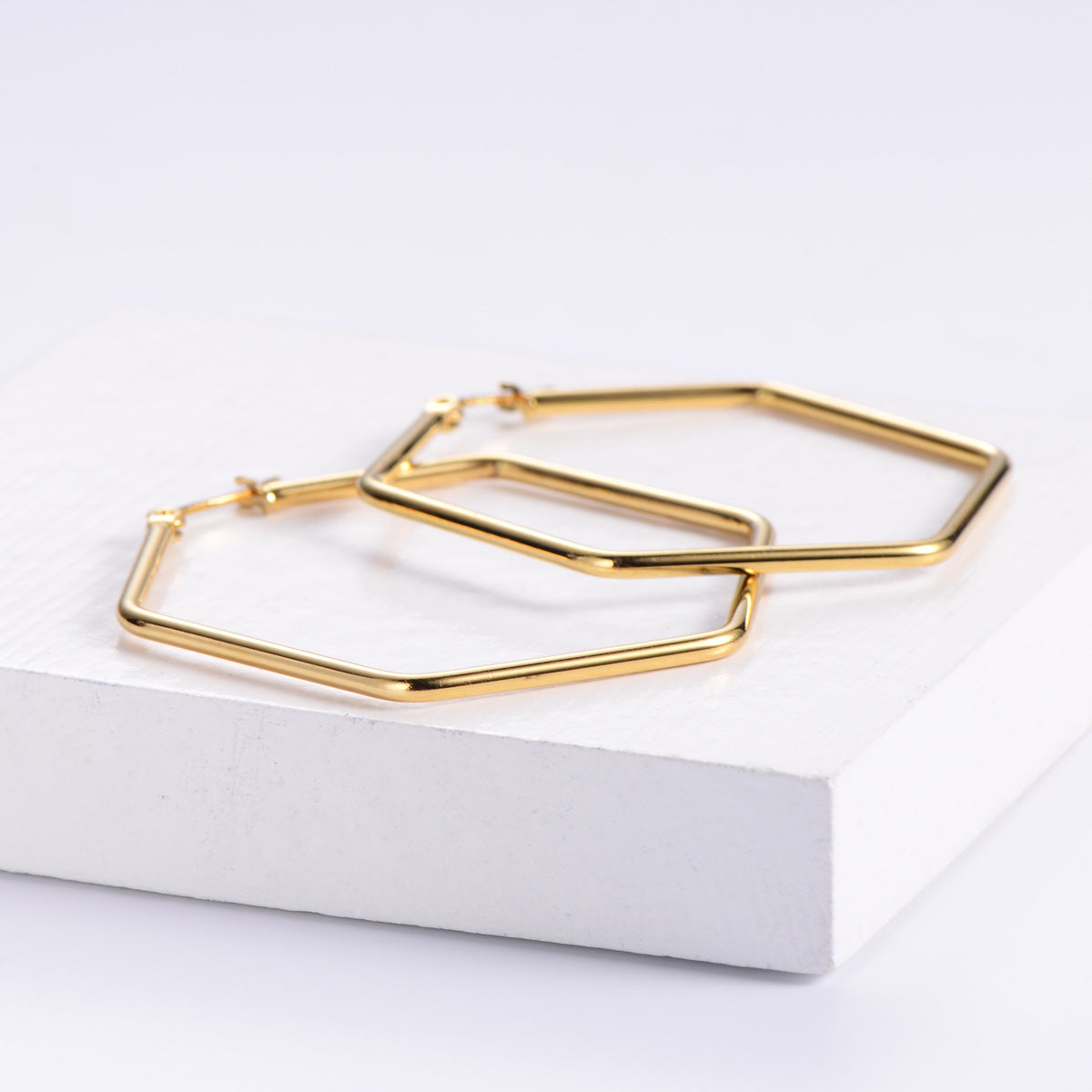 Aml Titanium Steel Jewelry Hexagon Bar Coil Earrings