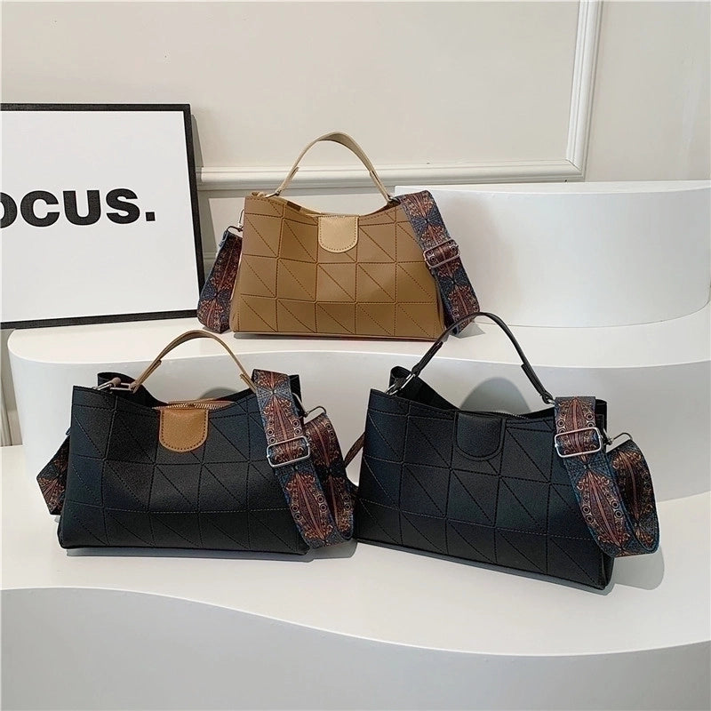 Women's Pu Leather Solid Color Classic Style Zipper Handbag