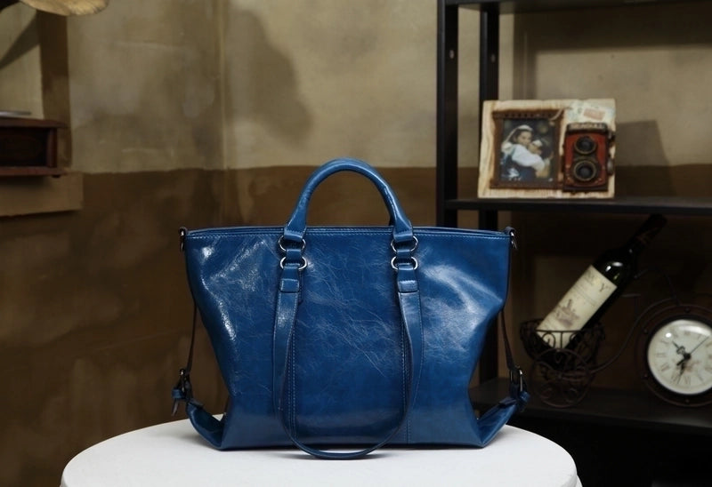 Women's Large Pu Leather Solid Color Classic Style Zipper Handbag