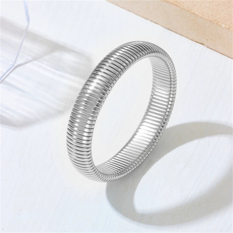 Minimalist Solid Color Stainless Steel 18K Gold Plated Bangle In Bulk