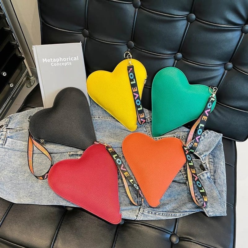 Black Red Yellow Pu Leather Solid Color Heart-shaped Clutches