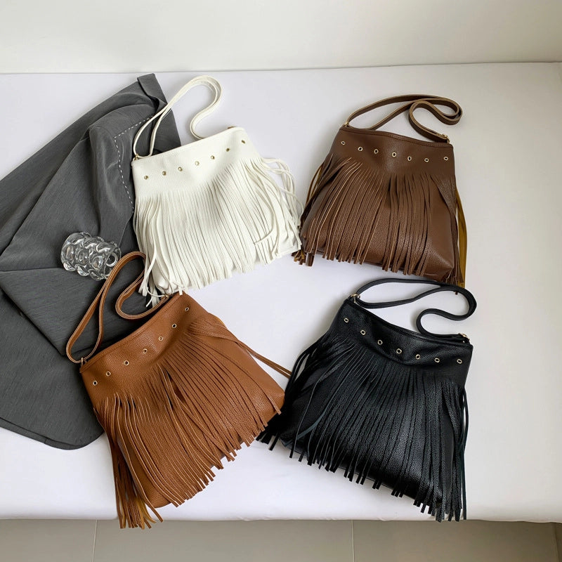 Women's Large Pu Leather Solid Color Vacation Classic Style Tassel Sewing Thread Square Magnetic Buckle Shoulder Bag