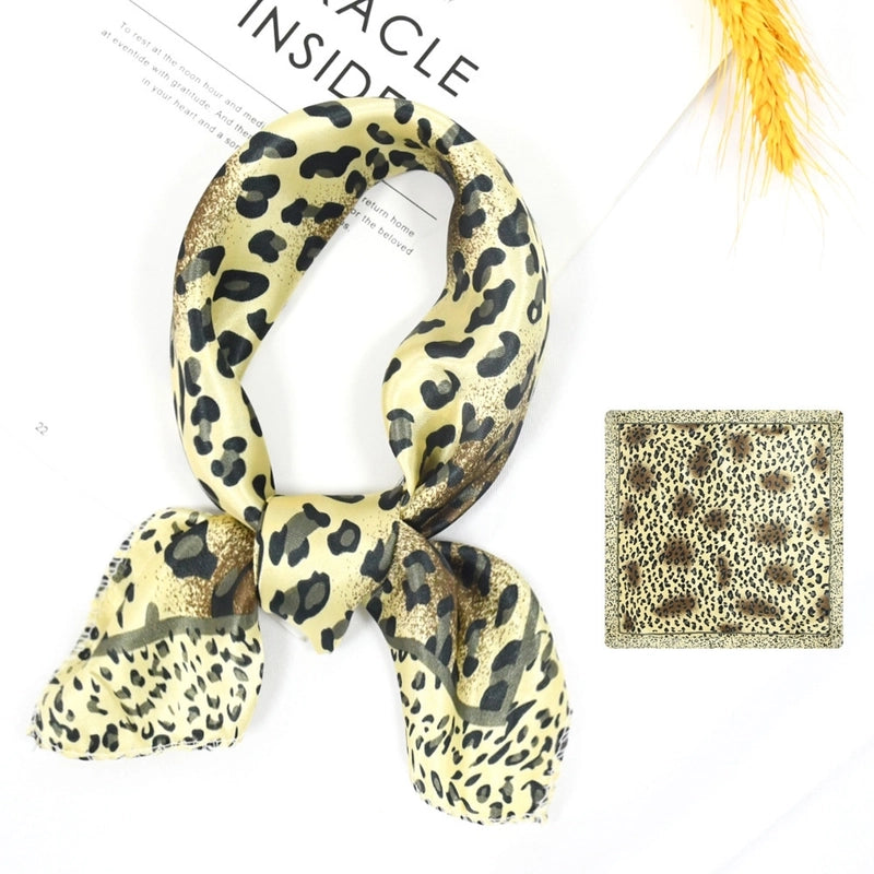 Women's Sweet Round Satin Printing Silk Scarf