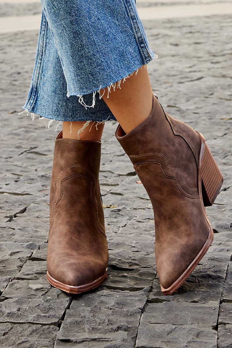 Tassels Zipper Stitching Pointy Toe Chunky Heels Chelsea Boots
