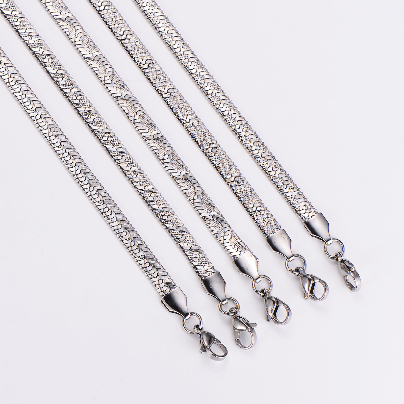 Aml Stainless Steel Batch Pattern Blade Sweater Chain Simple Ladies Clavicle Chain Fashion Flat Snake Stainless Steel