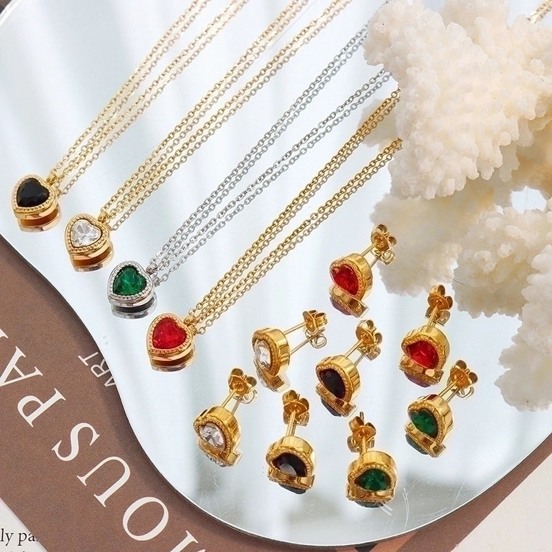 Retro Heart Shape 304 Stainless Steel Zircon 18K Gold Plated Pendant Necklace