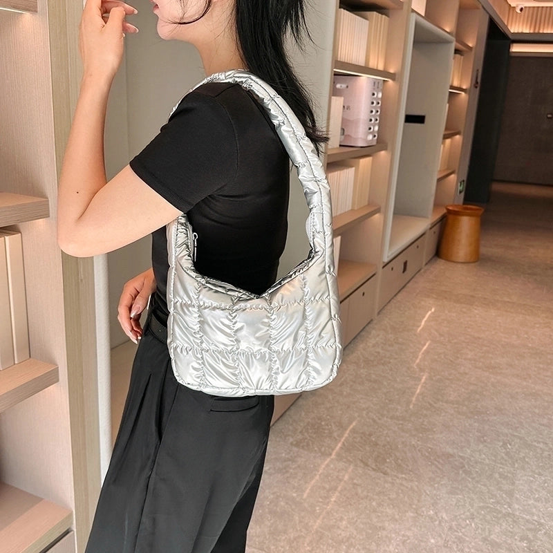 Women's Nylon Solid Color Vacation Streetwear Sewing Thread Square Zipper Shoulder Bag Underarm Bag