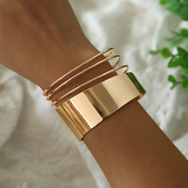 Alloy Gold Plated Silver Plated Hip-Hop Classic Style Streetwear Plating Hollow Out Inlay Animal Artificial Crystal Artificial Pearls Zircon Wristband Bangle