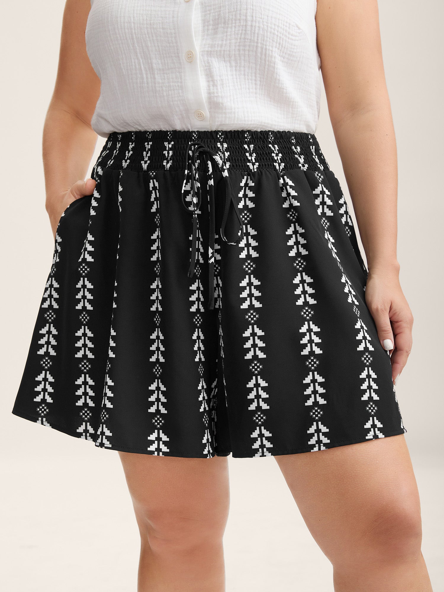 Geometric Print Wide-Leg Shorts