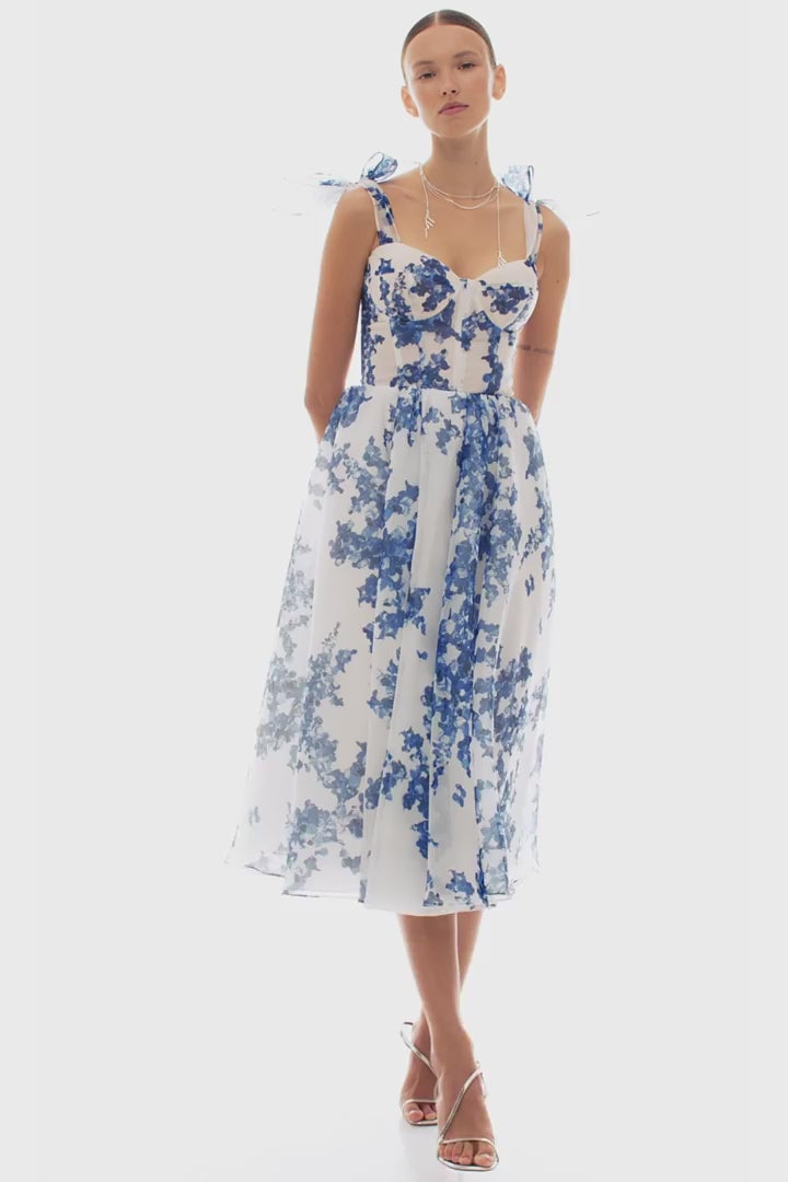 Charming blue hydrangea-patterned organza midi dress. Garden of Eden