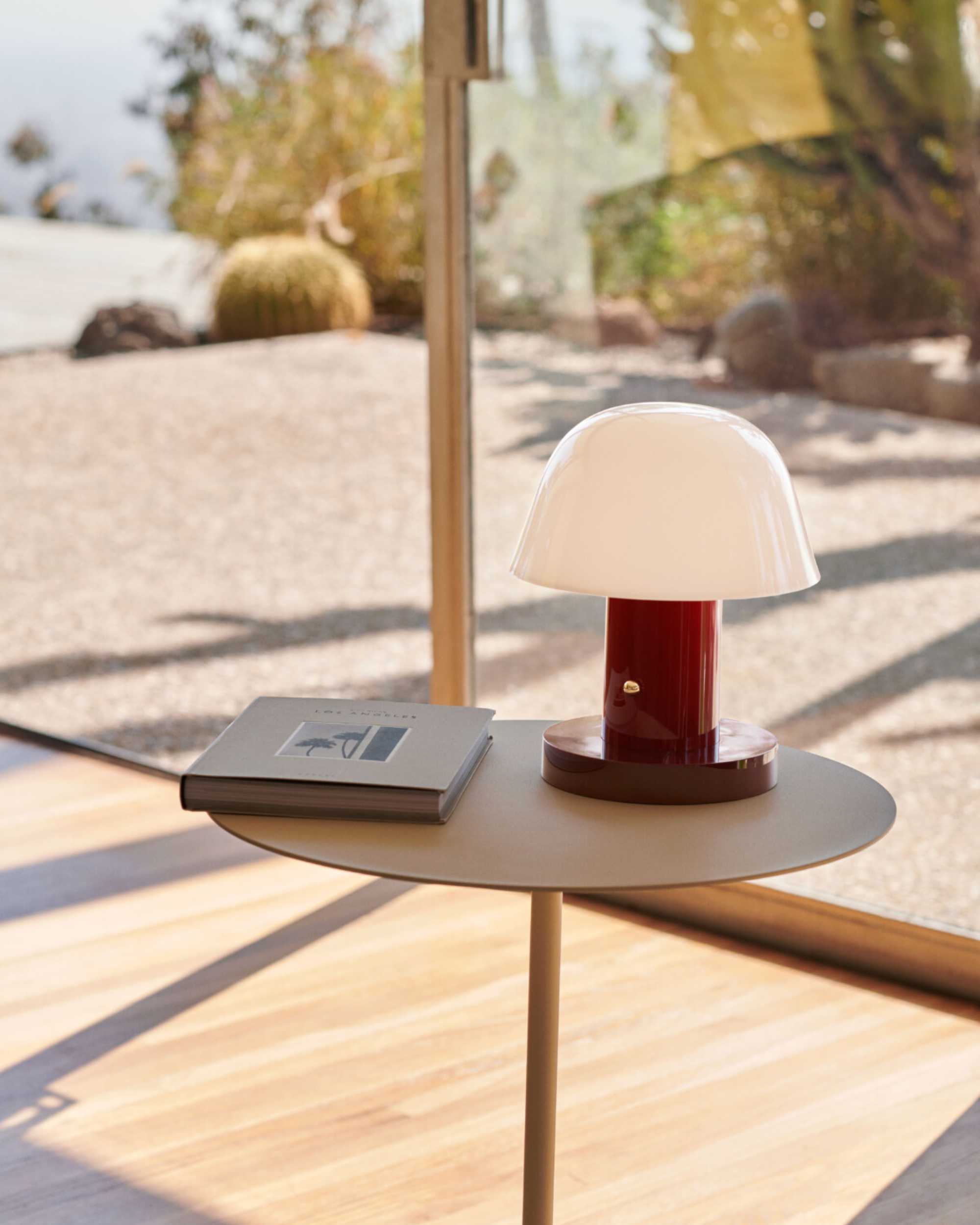 Tradition Setago JH27 portable table lamp