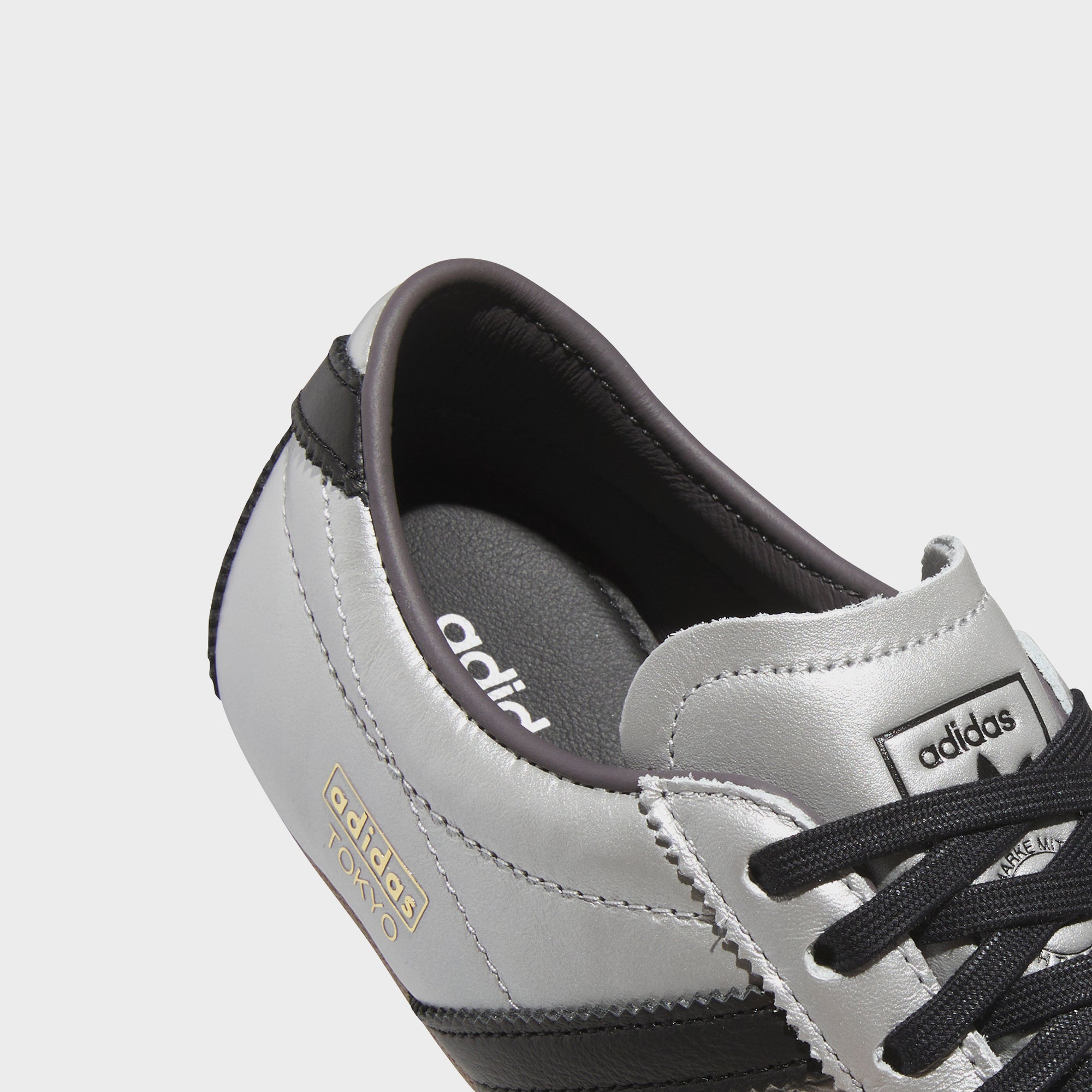 adidas WMNS Tokyo Decon - Silver Metallic / Core Black / Gum