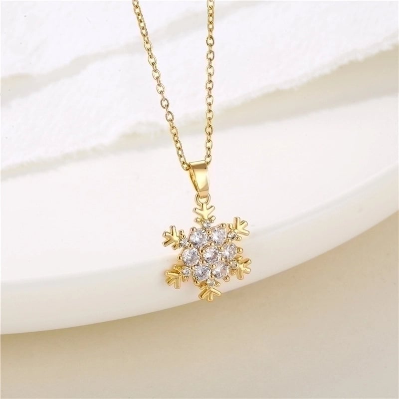 Stainless Steel Titanium Steel 18K Gold Plated Retro Plating Inlay Water Droplets Heart Shape Snowflake Zircon Pendant Necklace