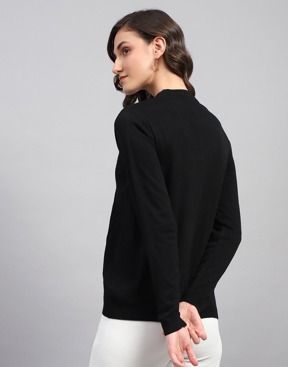 Women Black Self Design V Neck Full Sleeve Cardigan