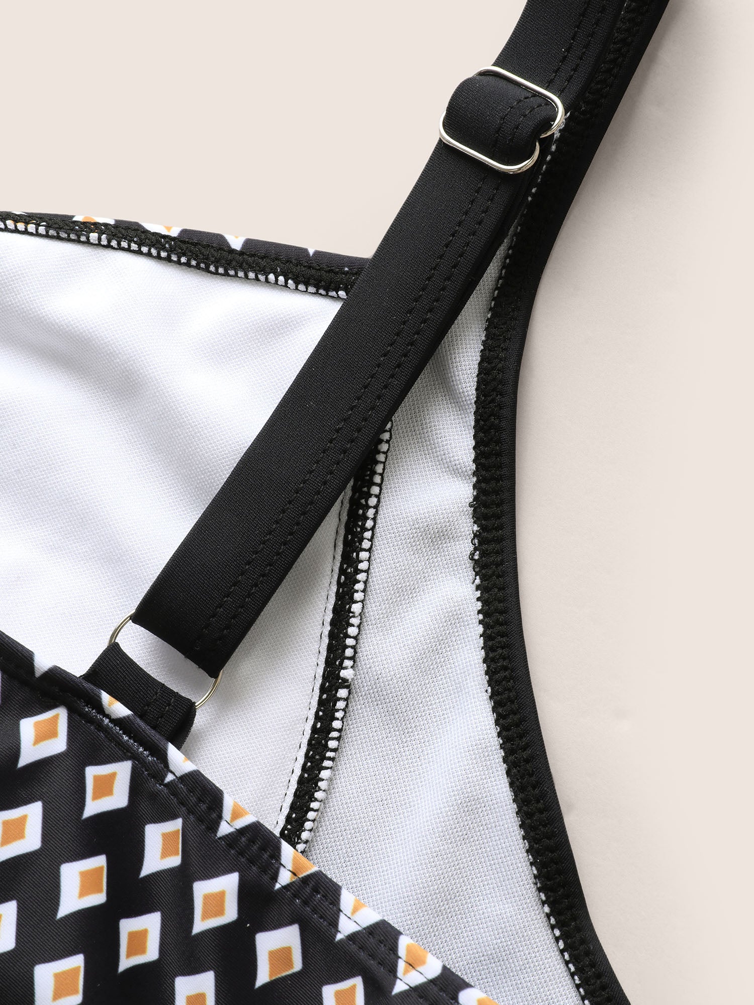 Geometric Heart Neckline Ruched Swim Top