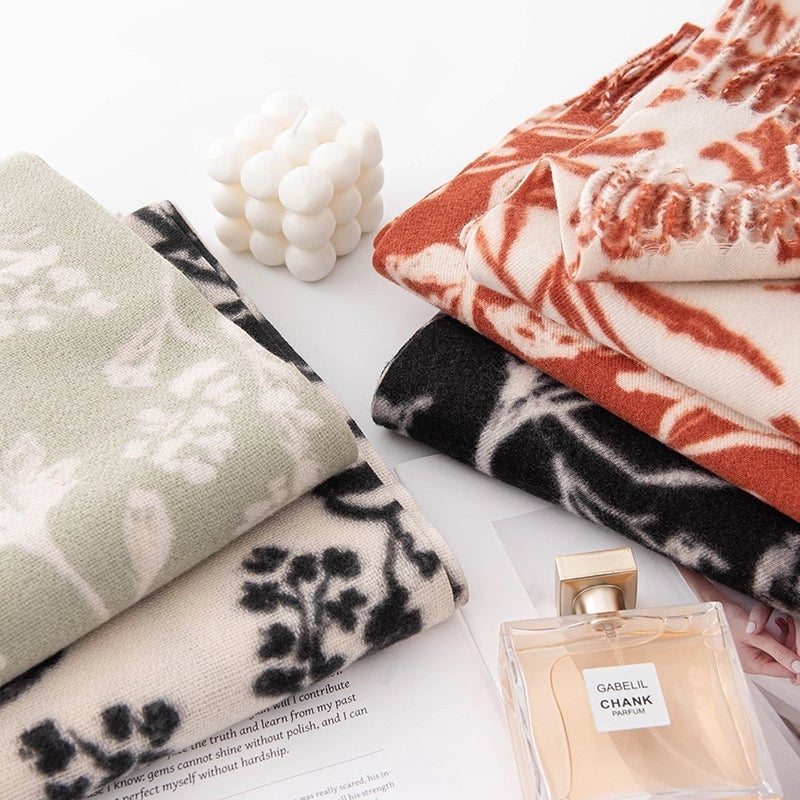 Women's Sweet Flower Polyester Tassel Scarf