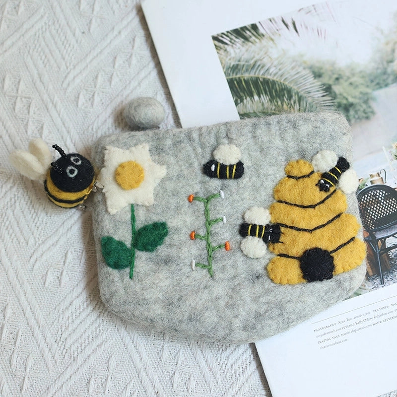 Unisex Bee Wool Felt Zipper Coin Purses