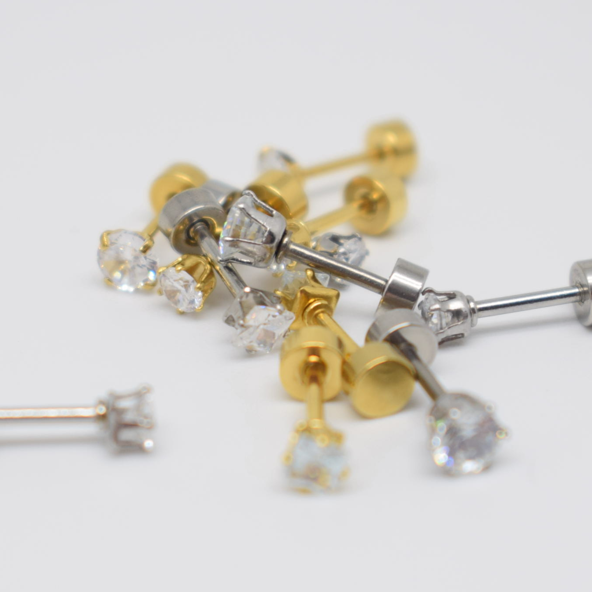 3mm Diamond studs - Gold