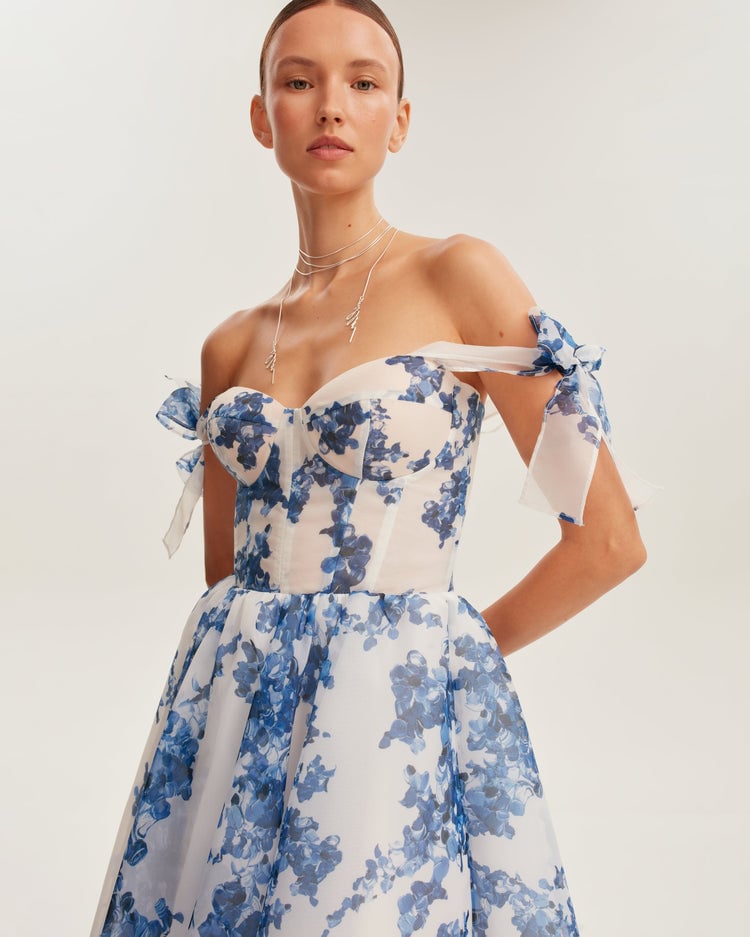 Charming blue hydrangea-patterned organza midi dress. Garden of Eden