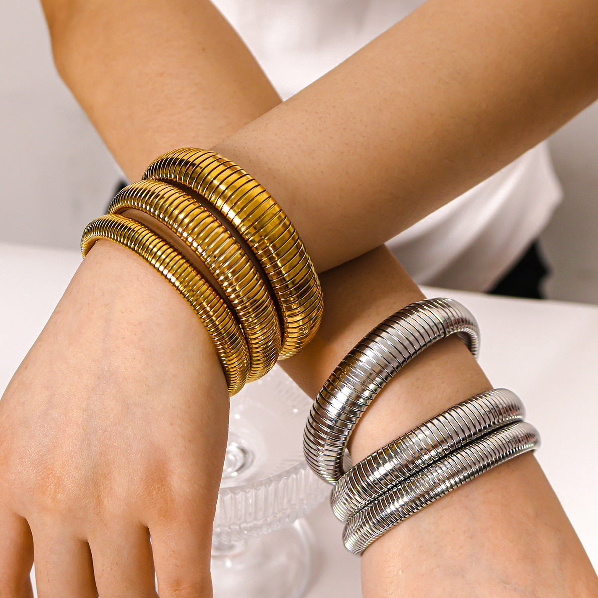 Circle Stainless Steel Electroplating Bangles