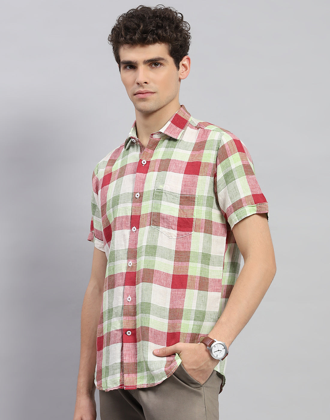 Men Red Check Collar Neck Half Sleeve Shirt