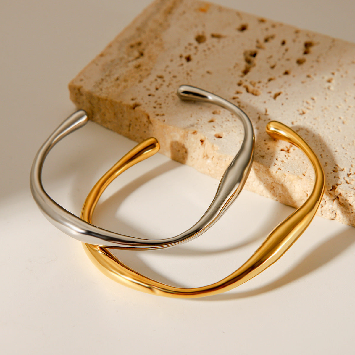 Circle Stainless Steel Electroplating Bangles