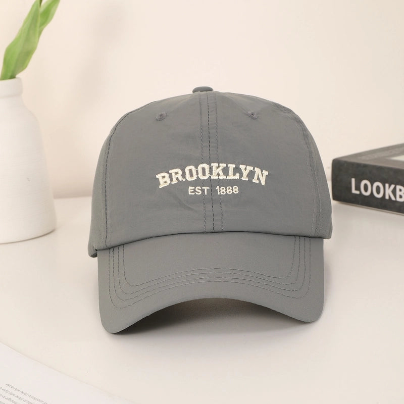 Unisex Minimalist Classic Style Sports Letter Embroidery Wide Eaves Curved Eaves Baseball Cap