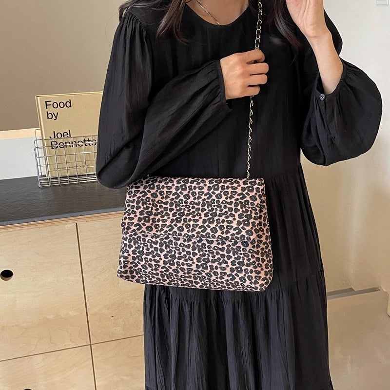 Women's Medium Nylon Color Block Vintage Style Classic Style Square Magnetic Buckle Shoulder Bag