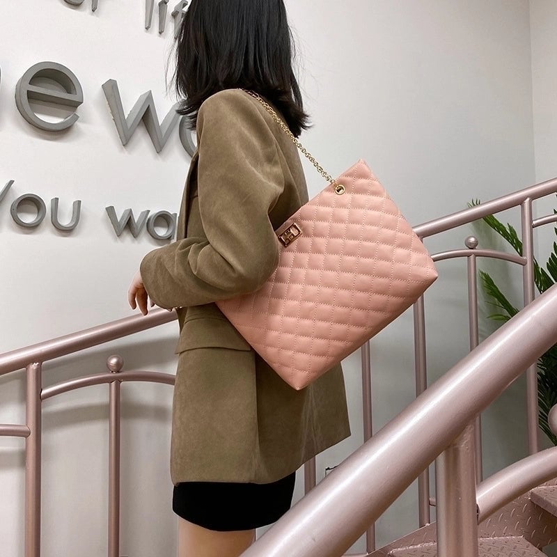 Women's Medium Pu Leather Solid Color Lingge Basic Classic Style Square Lock Clasp Shoulder Bag
