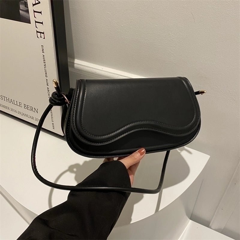 Women's Pu Leather Solid Color Streetwear Oval Flip Cover Shoulder Bag