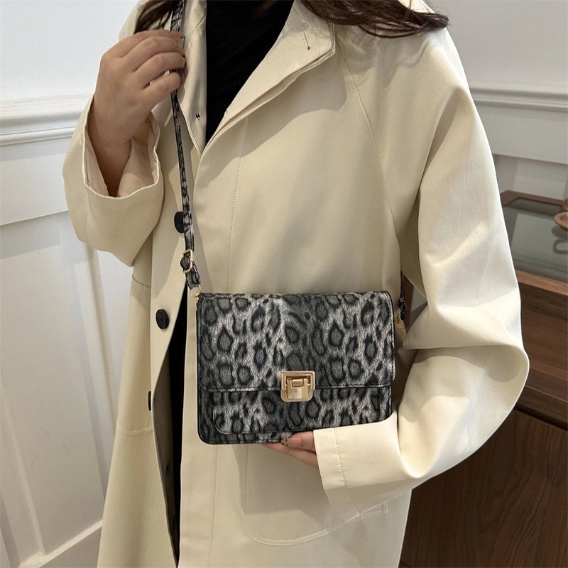 Women's Medium Pu Leather Color Block Streetwear Square Flip Cover Shoulder Bag