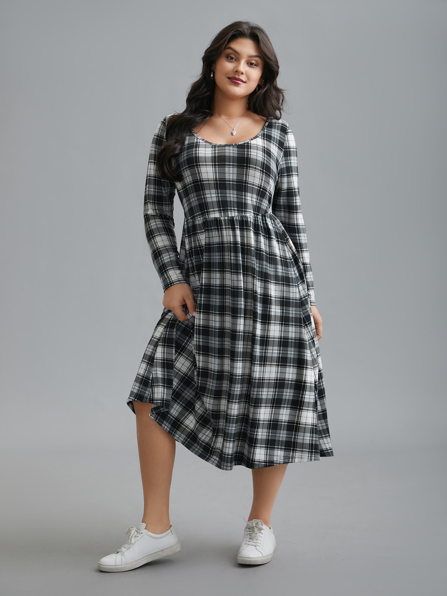 Crew Neck Gingham Pocket Dress