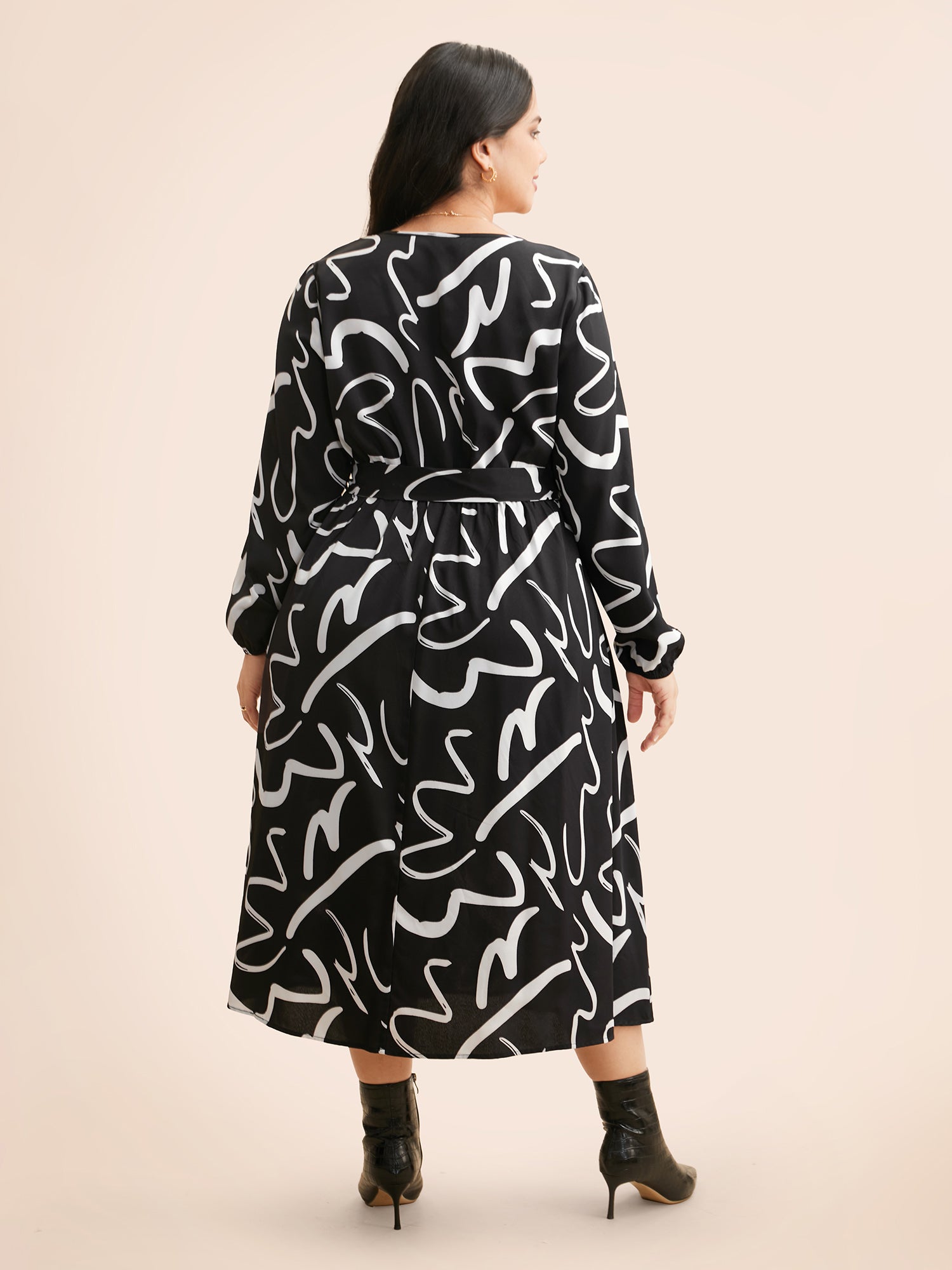 Geometric Overlap Collar Midi Dress