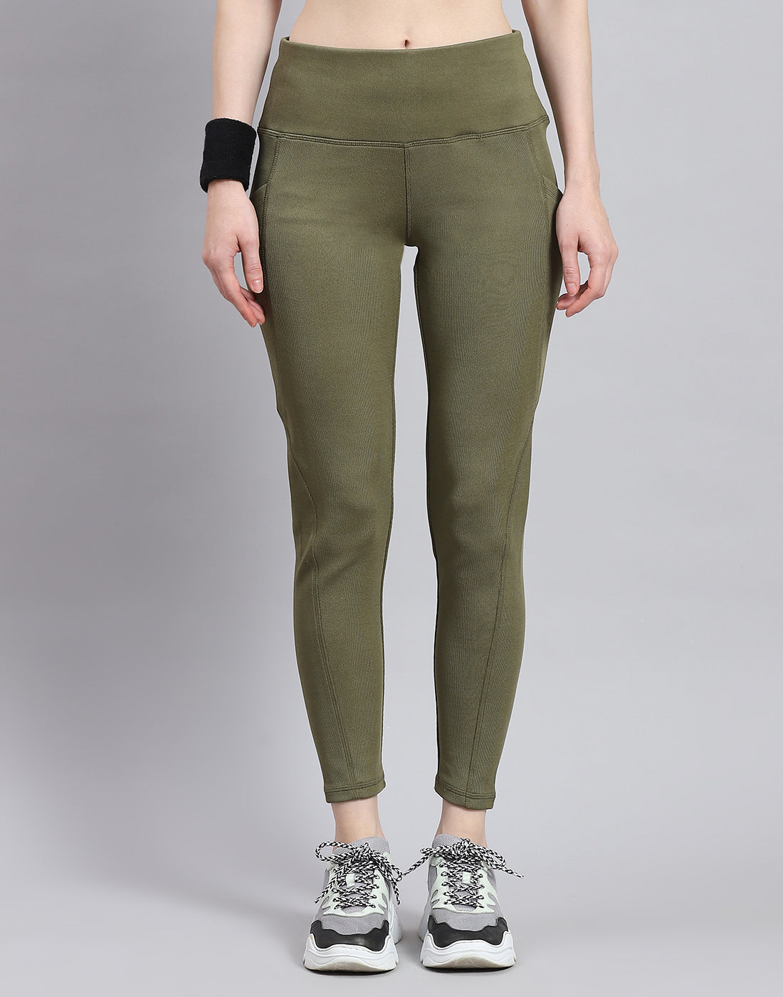 Women Green Solid Regular Fit Legging
