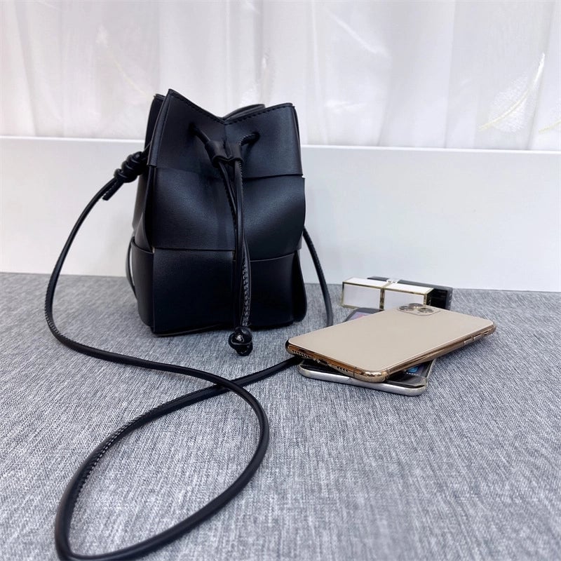 Women's Mini Pu Leather Solid Color Streetwear String Bucket Bag