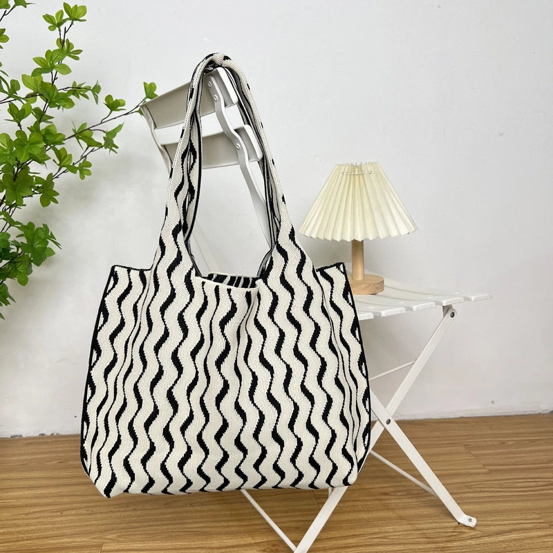 Women's Large Polyester Color Block Waves Streetwear Square Open Shoulder Bag