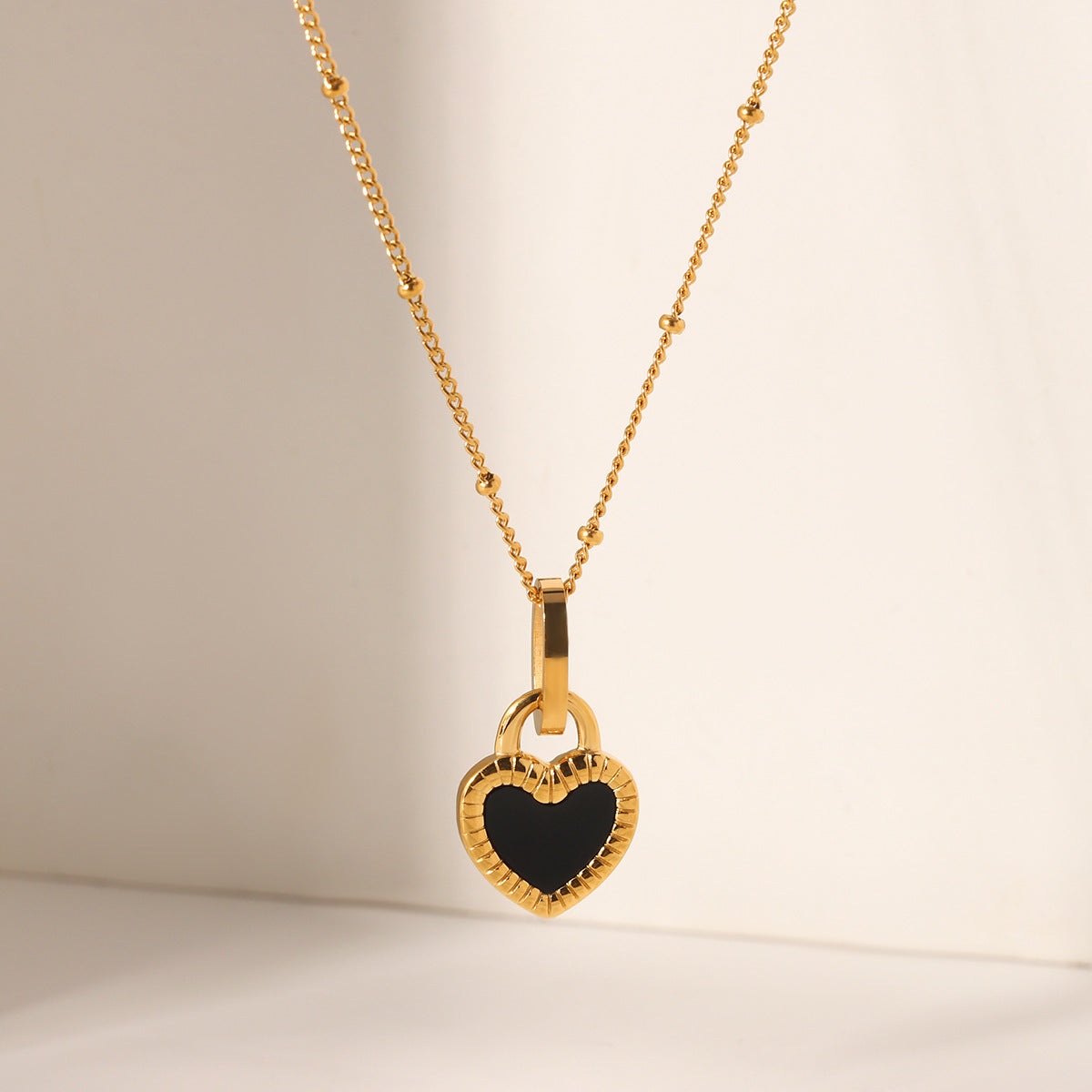 Black And White Double-Sided Love Pendant Stainless Steel Necklace Versatile Heart-Shaped Titanium Steel Necklace