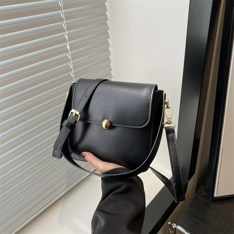 Women's Pu Leather Solid Color Streetwear Flip Cover Crossbody Bag