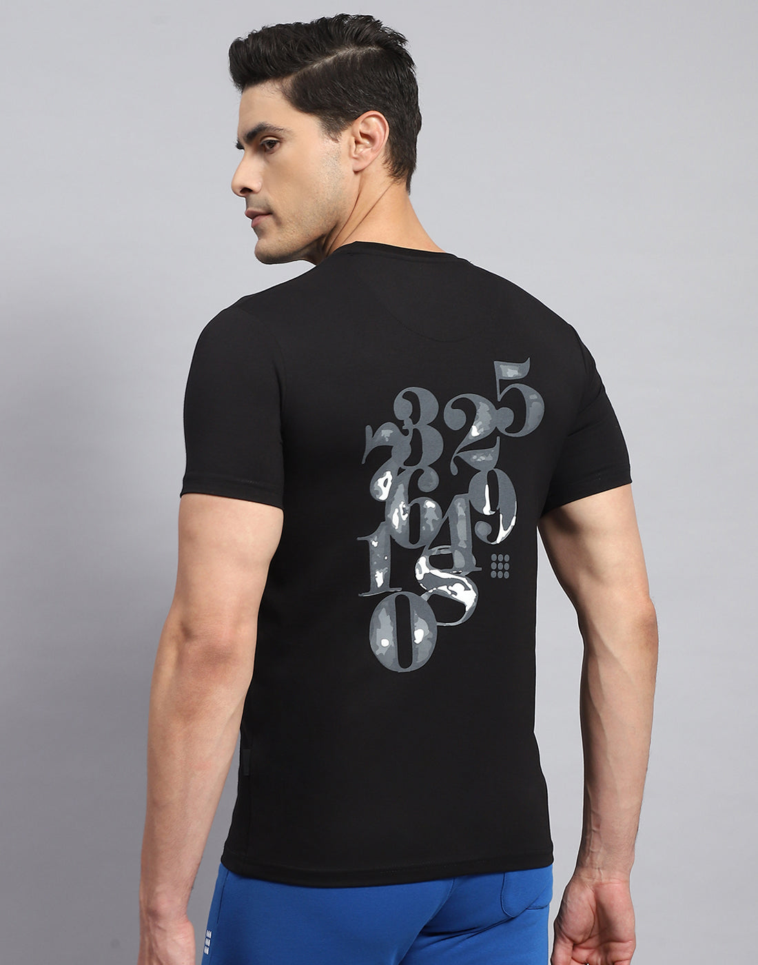 Men Black Printed Round Neck Half Sleeve T-Shirt