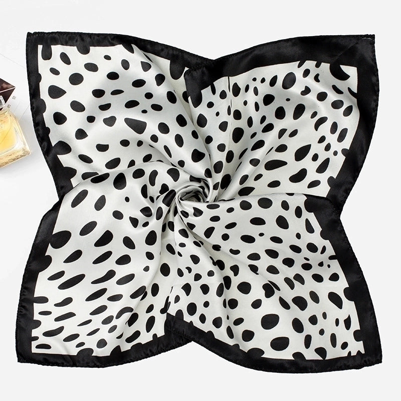 20 Pieces Light Luxury Fashion 50cm Small Square Scarf Chain Printing Scarf Women's Thin Neck Protection Scarf Cheap Scarf Gift