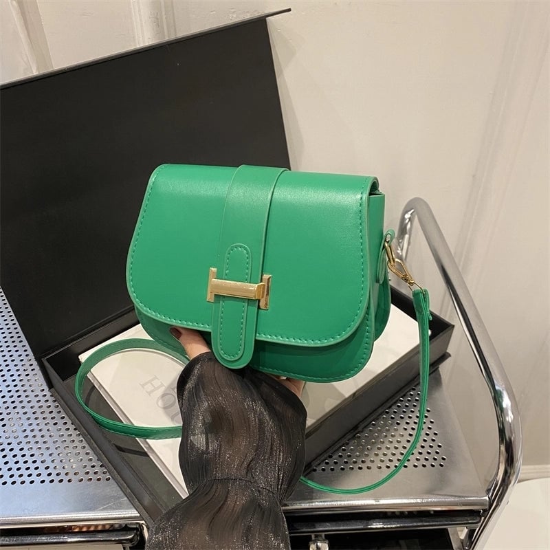 Women's Medium Pu Leather Solid Color Vintage Style Classic Style Semicircle Flip Cover Crossbody Bag