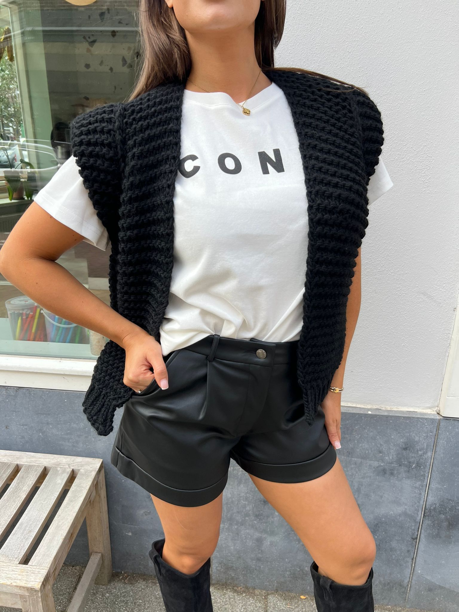 Nika knitted gilet vest black