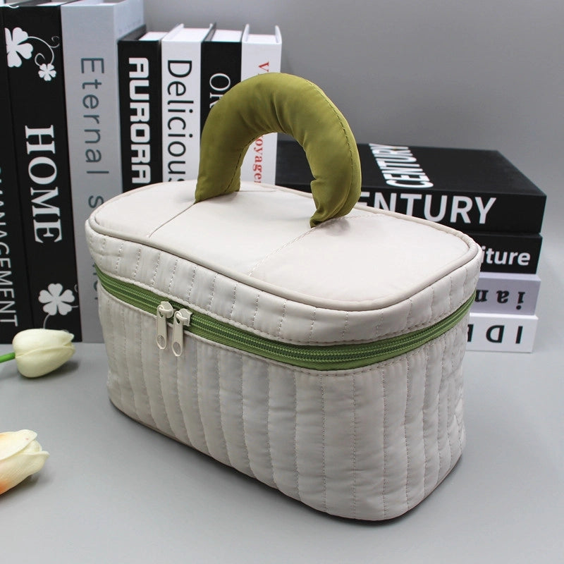 Women's Medium Nylon Solid Color Basic Classic Style Square Zipper Cosmetic Bag