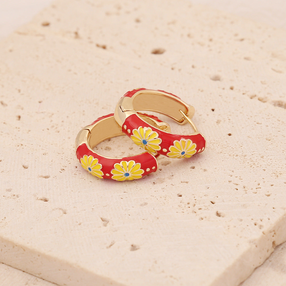 Women Retro Vintage Little Daisy U-Shape Copper Oil Dripping Earrings