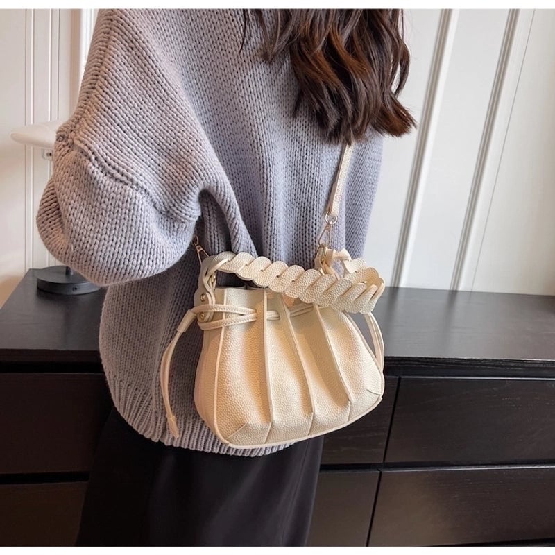 Women's Small Pu Leather Solid Color Streetwear String Shoulder Bag